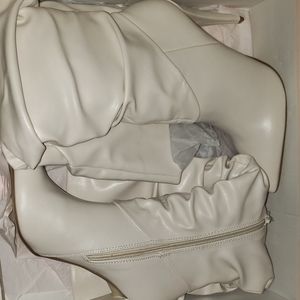 Heeled boots,Mayari, bone